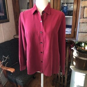 Liz Claiborne petite dark red long sleeve button up top size Medium petite